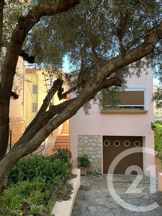 Appartement F1 à louer - 2 pièces - 30 m2 - Toulon - 83 - PROVENCE-ALPES-COTE-D-AZUR