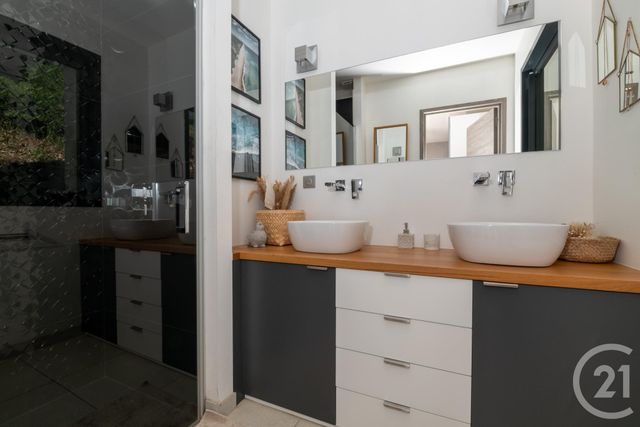 Maison à vendre - 6 pièces - 190,03 m2 - La Farlede - 83 - PROVENCE-ALPES-COTE-D-AZUR