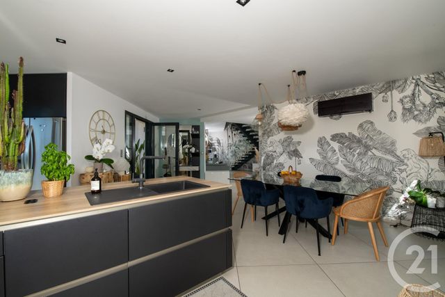 Maison à vendre - 6 pièces - 190,03 m2 - La Farlede - 83 - PROVENCE-ALPES-COTE-D-AZUR