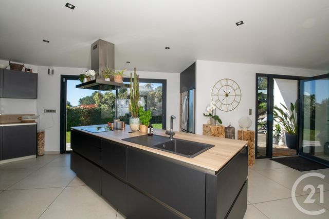 Maison à vendre - 6 pièces - 190,03 m2 - La Farlede - 83 - PROVENCE-ALPES-COTE-D-AZUR