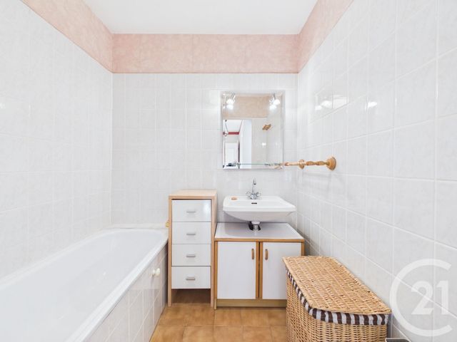Appartement F3 &agrave; vendre - 3 pi&egrave;ces - 66,40 m2 - Toulon - 83 - PROVENCE-ALPES-COTE-D-AZUR