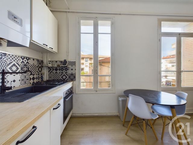 Appartement T3 à vendre - 3 pièces - 51,68 m2 - Toulon - 83 - PROVENCE-ALPES-COTE-D-AZUR