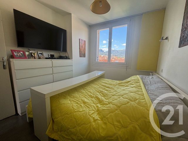 Appartement T4 à vendre - 4 pièces - 73,92 m2 - Toulon - 83 - PROVENCE-ALPES-COTE-D-AZUR