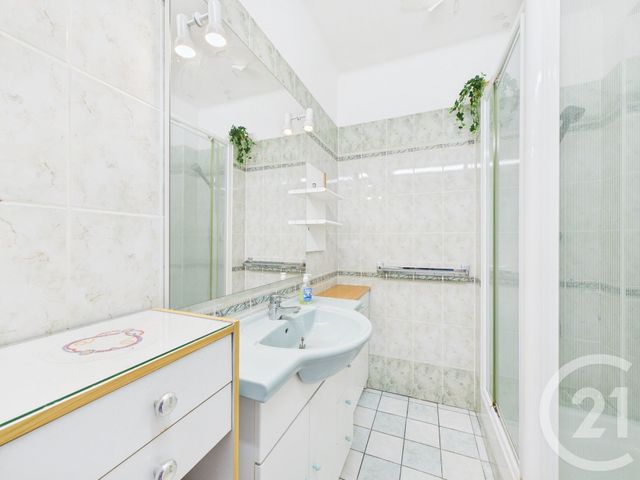 Appartement T4 à vendre - 4 pièces - 76,24 m2 - La Valette Du Var - 83 - PROVENCE-ALPES-COTE-D-AZUR