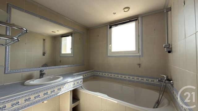 Appartement T3 &agrave; vendre - 3 pi&egrave;ces - 55,91 m2 - La Valette Du Var - 83 - PROVENCE-ALPES-COTE-D-AZUR