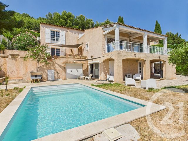 Maison à louer - 5 pièces - 197 m2 - La Valette Du Var - 83 - PROVENCE-ALPES-COTE-D-AZUR