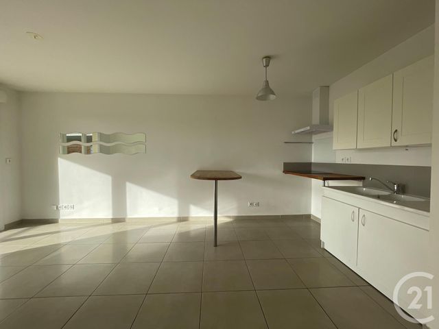 Appartement à louer - 2 pièces - 39 m2 - La Valette Du Var - 83 - PROVENCE-ALPES-COTE-D-AZUR