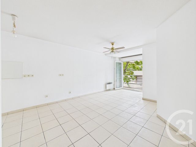 Appartement T2 à vendre - 2 pièces - 37,96 m2 - Toulon - 83 - PROVENCE-ALPES-COTE-D-AZUR