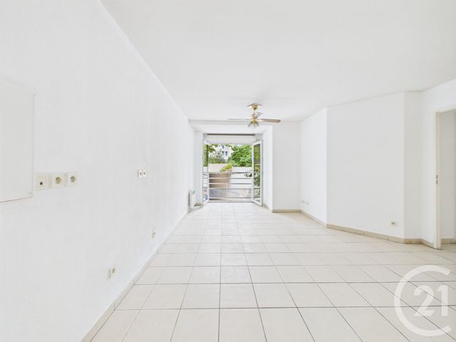 Appartement T2 à vendre - 2 pièces - 37,96 m2 - Toulon - 83 - PROVENCE-ALPES-COTE-D-AZUR