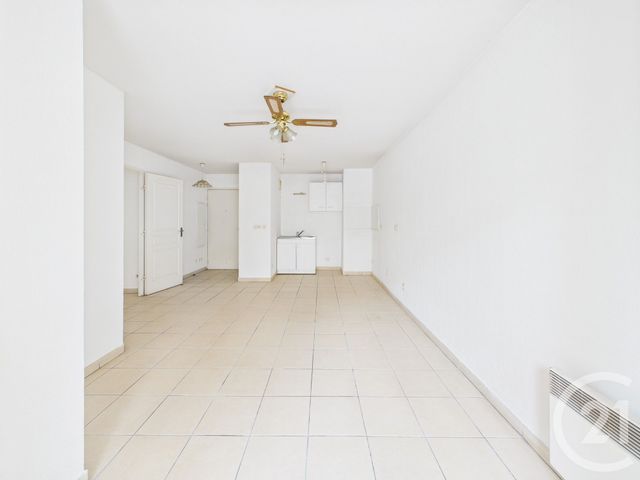 Appartement T2 à vendre - 2 pièces - 37,96 m2 - Toulon - 83 - PROVENCE-ALPES-COTE-D-AZUR