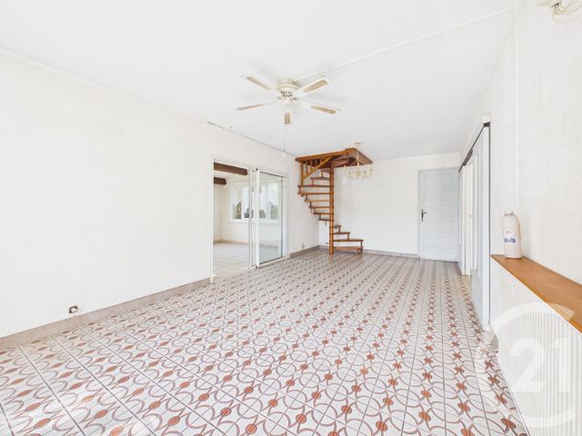 Maison &agrave; vendre - 5 pi&egrave;ces - 153,55 m2 - La Crau - 83 - PROVENCE-ALPES-COTE-D-AZUR