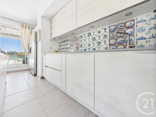 Appartement T4 à vendre - 4 pièces - 76,35 m2 - Toulon - 83 - PROVENCE-ALPES-COTE-D-AZUR