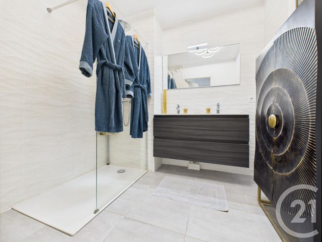 Appartement T4 à vendre - 4 pièces - 76,35 m2 - Toulon - 83 - PROVENCE-ALPES-COTE-D-AZUR