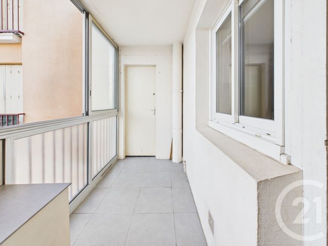 Appartement T4 à vendre - 4 pièces - 76,69 m2 - La Valette Du Var - 83 - PROVENCE-ALPES-COTE-D-AZUR