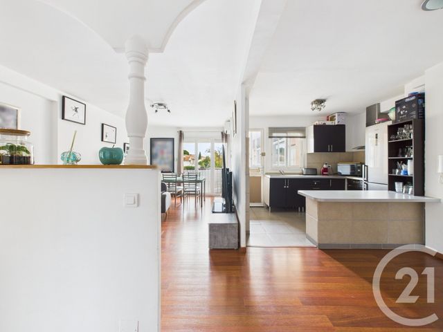 Appartement T4 à vendre - 4 pièces - 76,69 m2 - La Valette Du Var - 83 - PROVENCE-ALPES-COTE-D-AZUR