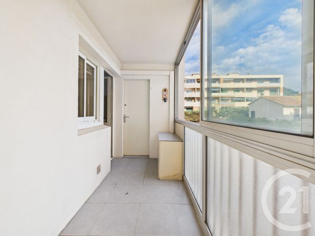 Appartement T4 à vendre - 4 pièces - 76,69 m2 - La Valette Du Var - 83 - PROVENCE-ALPES-COTE-D-AZUR