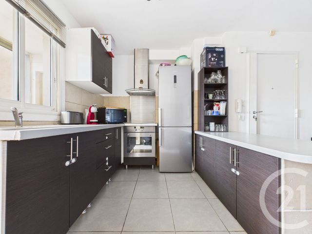 Appartement T4 à vendre - 4 pièces - 76,69 m2 - La Valette Du Var - 83 - PROVENCE-ALPES-COTE-D-AZUR