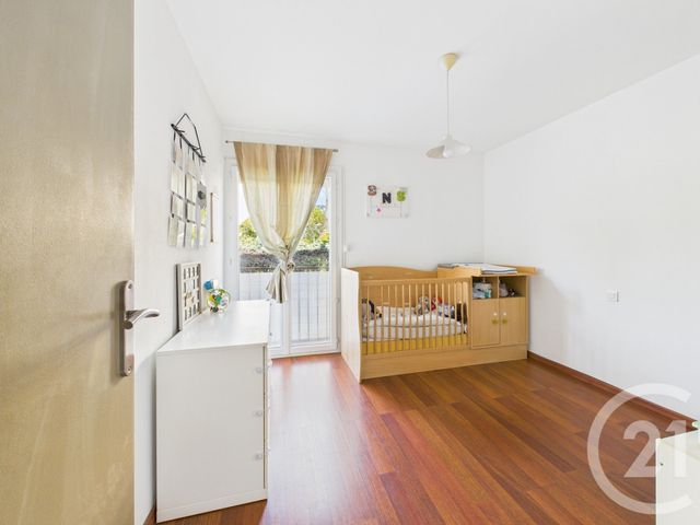 Appartement T4 à vendre - 4 pièces - 76,69 m2 - La Valette Du Var - 83 - PROVENCE-ALPES-COTE-D-AZUR