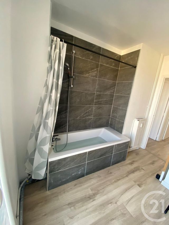 Appartement T3 à louer - 3 pièces - 51,53 m2 - Toulon - 83 - PROVENCE-ALPES-COTE-D-AZUR