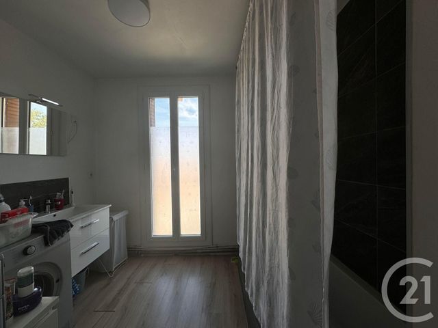 Appartement T3 à louer - 3 pièces - 51,53 m2 - Toulon - 83 - PROVENCE-ALPES-COTE-D-AZUR