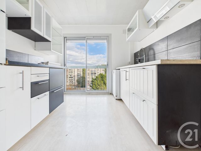 Appartement T4 &agrave; vendre - 4 pi&egrave;ces - 77,91 m2 - La Valette Du Var - 83 - PROVENCE-ALPES-COTE-D-AZUR