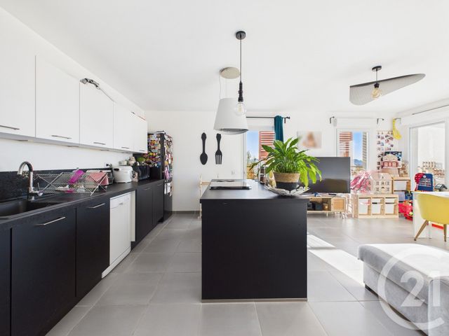 Appartement T3 &agrave; vendre - 3 pi&egrave;ces - 60,14 m2 - Toulon - 83 - PROVENCE-ALPES-COTE-D-AZUR