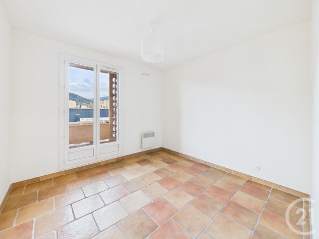 Appartement F3 &agrave; louer - 3 pi&egrave;ces - 68,88 m2 - Toulon - 83 - PROVENCE-ALPES-COTE-D-AZUR