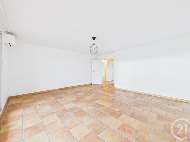 Appartement F3 &agrave; louer - 3 pi&egrave;ces - 68,88 m2 - Toulon - 83 - PROVENCE-ALPES-COTE-D-AZUR