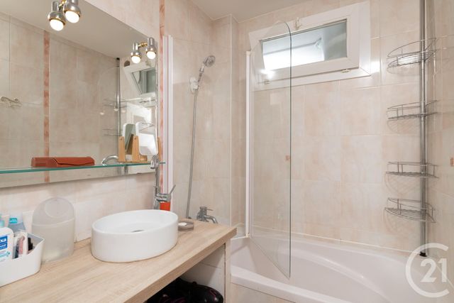 Appartement F3 &agrave; louer - 3 pi&egrave;ces - 58,78 m2 - La Valette Du Var - 83 - PROVENCE-ALPES-COTE-D-AZUR