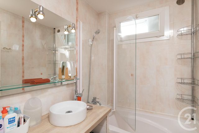 Appartement F3 &agrave; louer - 3 pi&egrave;ces - 58,78 m2 - La Valette Du Var - 83 - PROVENCE-ALPES-COTE-D-AZUR