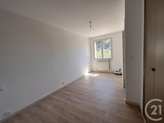 Maison &agrave; louer - 3 pi&egrave;ces - 85 m2 - Sanary Sur Mer - 83 - PROVENCE-ALPES-COTE-D-AZUR