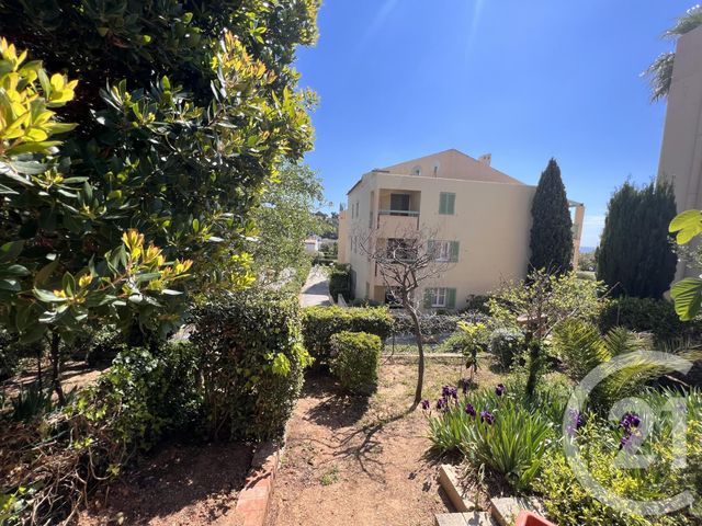 Maison &agrave; louer - 3 pi&egrave;ces - 85 m2 - Sanary Sur Mer - 83 - PROVENCE-ALPES-COTE-D-AZUR