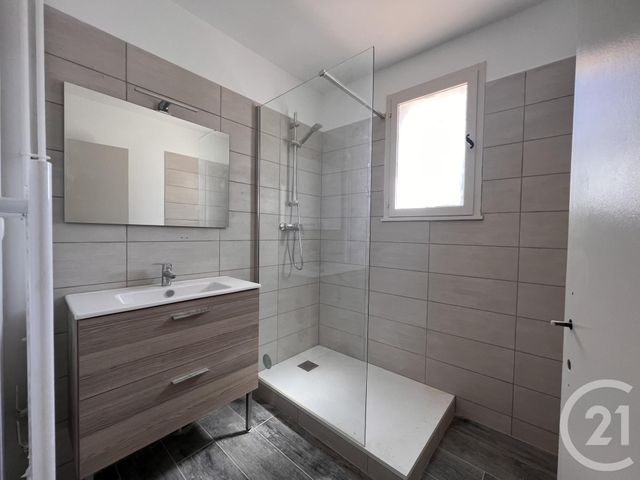 Maison &agrave; louer - 3 pi&egrave;ces - 85 m2 - Sanary Sur Mer - 83 - PROVENCE-ALPES-COTE-D-AZUR