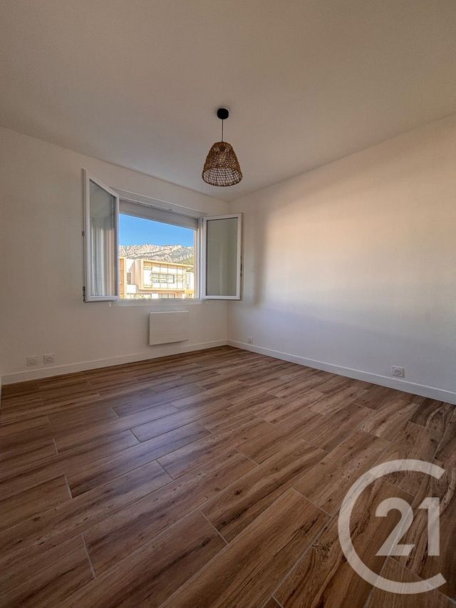 Appartement T4 &agrave; vendre - 4 pi&egrave;ces - 58,45 m2 - La Valette Du Var - 83 - PROVENCE-ALPES-COTE-D-AZUR