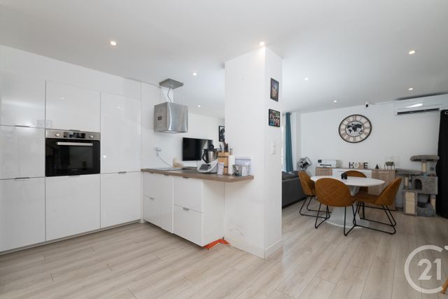 Appartement F2 &agrave; louer - 2 pi&egrave;ces - 52,43 m2 - La Valette Du Var - 83 - PROVENCE-ALPES-COTE-D-AZUR