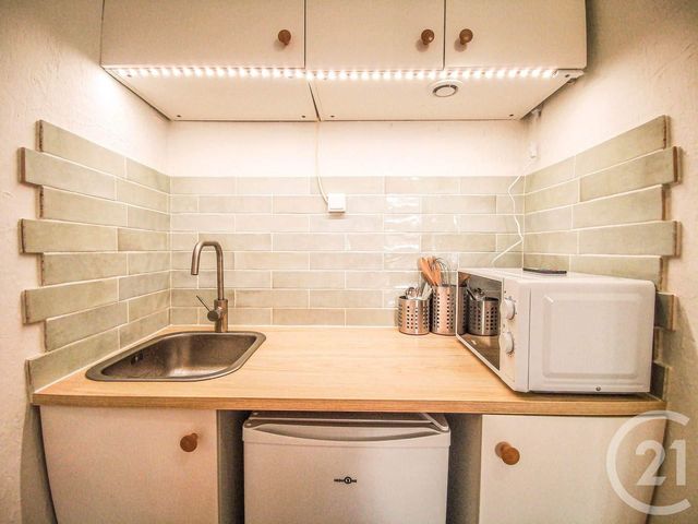 Appartement F1 &agrave; louer - 1 pi&egrave;ce - 24 m2 - Toulon - 83 - PROVENCE-ALPES-COTE-D-AZUR