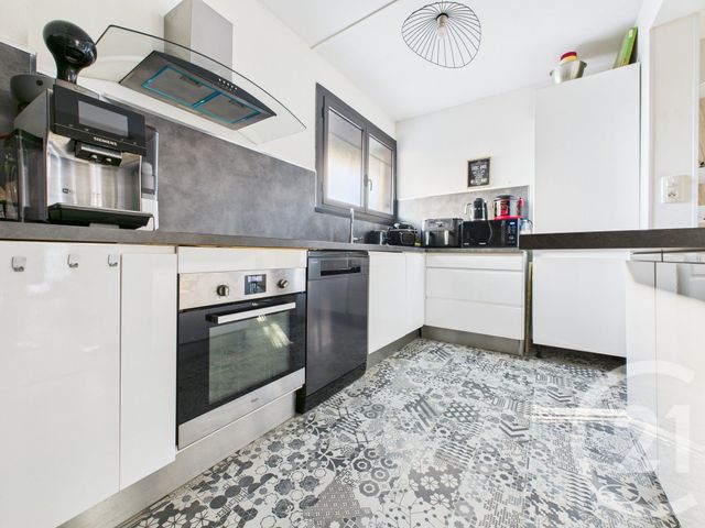 Appartement T4 &agrave; vendre - 4 pi&egrave;ces - 72,64 m2 - La Valette Du Var - 83 - PROVENCE-ALPES-COTE-D-AZUR