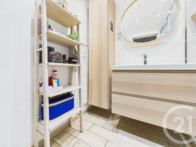 Appartement T4 &agrave; vendre - 4 pi&egrave;ces - 72,64 m2 - La Valette Du Var - 83 - PROVENCE-ALPES-COTE-D-AZUR