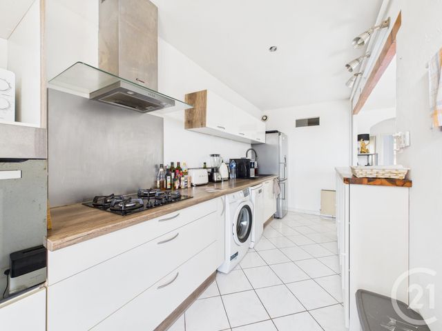 Appartement F3 &agrave; louer - 3 pi&egrave;ces - 66,25 m2 - Toulon - 83 - PROVENCE-ALPES-COTE-D-AZUR
