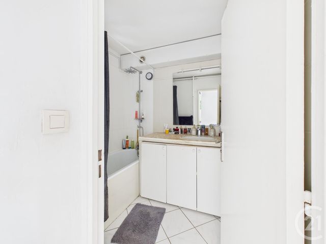 Appartement F3 &agrave; louer - 3 pi&egrave;ces - 66,25 m2 - Toulon - 83 - PROVENCE-ALPES-COTE-D-AZUR