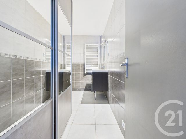 Appartement T4 &agrave; vendre - 4 pi&egrave;ces - 76,69 m2 - La Valette Du Var - 83 - PROVENCE-ALPES-COTE-D-AZUR