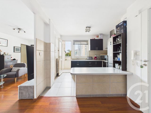 Appartement T4 &agrave; vendre - 4 pi&egrave;ces - 76,69 m2 - La Valette Du Var - 83 - PROVENCE-ALPES-COTE-D-AZUR