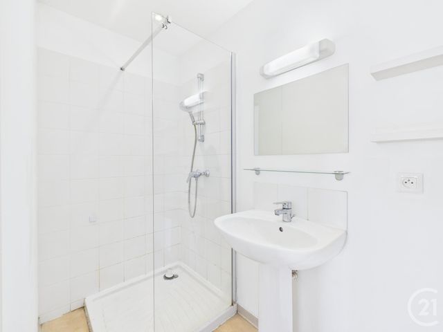 Appartement F3 &agrave; louer - 3 pi&egrave;ces - 51,76 m2 - Toulon - 83 - PROVENCE-ALPES-COTE-D-AZUR