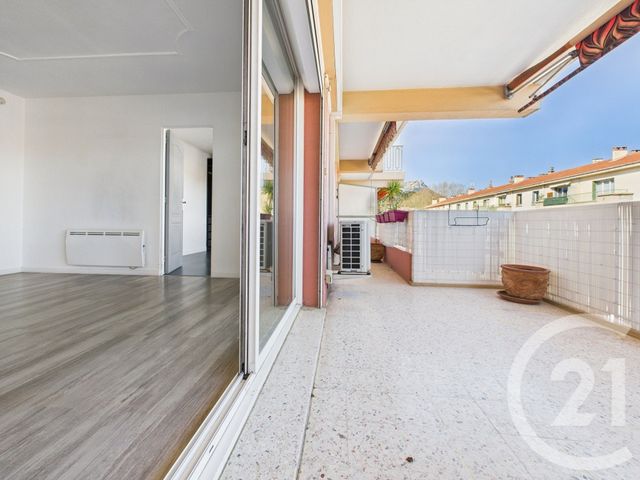 Appartement T4 &agrave; louer - 4 pi&egrave;ces - 78,64 m2 - La Garde - 83 - PROVENCE-ALPES-COTE-D-AZUR