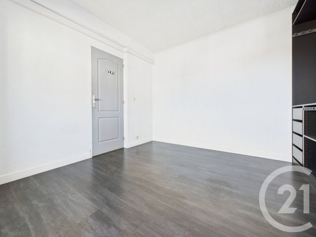 Appartement T4 &agrave; louer - 4 pi&egrave;ces - 78,64 m2 - La Garde - 83 - PROVENCE-ALPES-COTE-D-AZUR