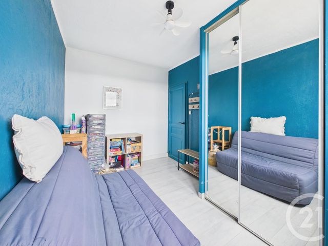 Appartement F4 &agrave; vendre - 4 pi&egrave;ces - 64,97 m2 - La Valette Du Var - 83 - PROVENCE-ALPES-COTE-D-AZUR