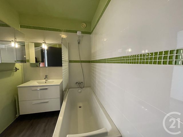 Appartement T1 &agrave; louer - 1 pi&egrave;ce - 34,53 m2 - La Valette Du Var - 83 - PROVENCE-ALPES-COTE-D-AZUR