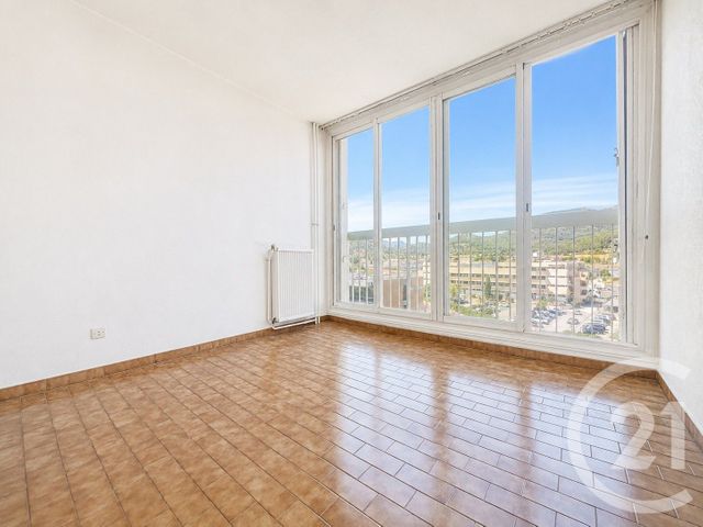 Appartement T5 &agrave; vendre - 4 pi&egrave;ces - 99,09 m2 - La Valette Du Var - 83 - PROVENCE-ALPES-COTE-D-AZUR