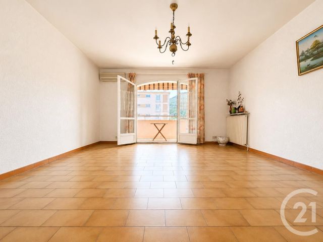Appartement T3 &agrave; vendre - 3 pi&egrave;ces - 71 m2 - La Valette Du Var - 83 - PROVENCE-ALPES-COTE-D-AZUR