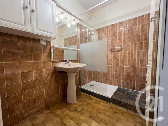 Appartement T3 &agrave; vendre - 3 pi&egrave;ces - 71 m2 - La Valette Du Var - 83 - PROVENCE-ALPES-COTE-D-AZUR